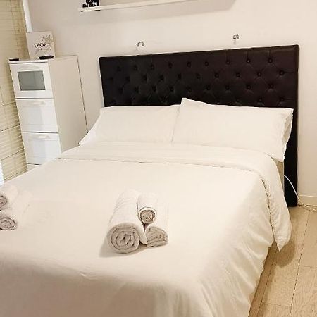 Accogliente Loft A 8 Min Dal Duomo Apartment Milan Bagian luar foto